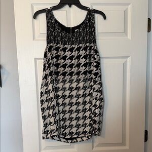 CAbi Black and White Houndstooth Tank Top